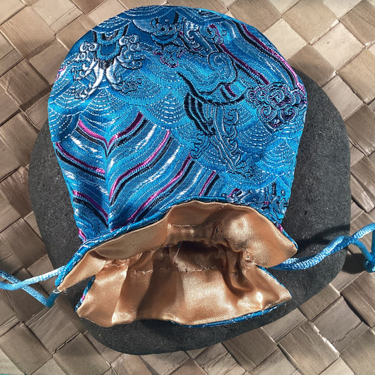 Oriental Chinese silk bag | Blue Oriental silken storage and presentation pouch