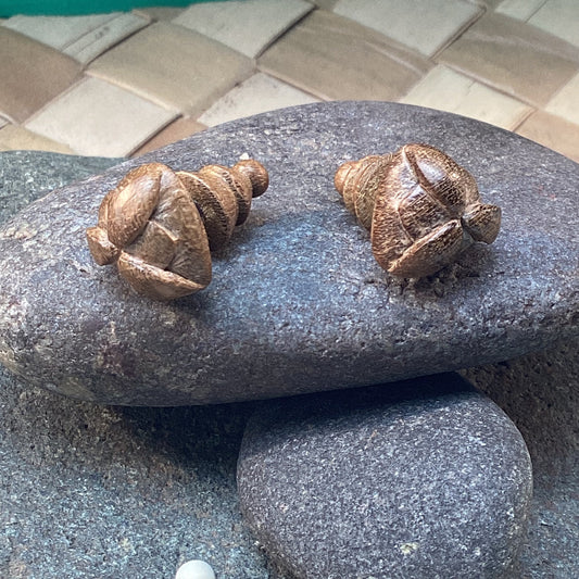 Hawaiian Stud Earrings | Tribal stud earrings, Magnolia wood