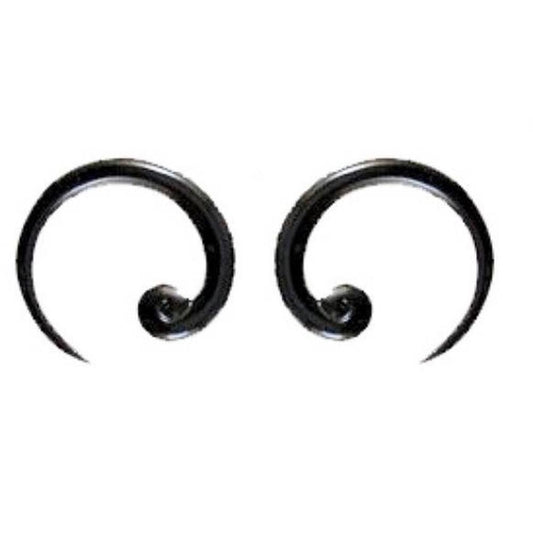 Black Gauges | Talon Spiral. Horn 6g, Organic Body Jewelry.