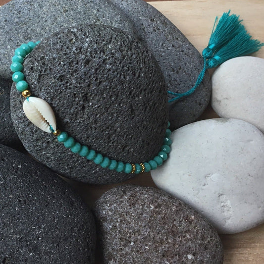Beach Adjustable Bracelets | Shell bracelet, blue with white shell.