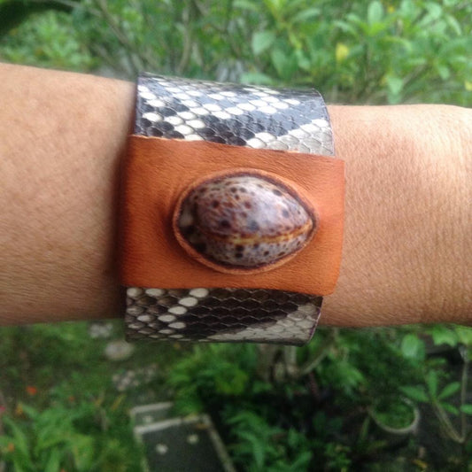 Reptile leather Leather Bracelets | Leather Jewelry :|: Leather Bracelet