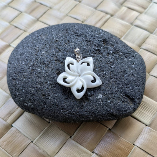 Hawaiian Flower Necklace | plumeria flower necklace