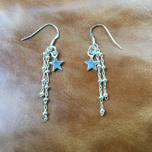 Hook Star Earrings | small silver shooting star earrinsg.