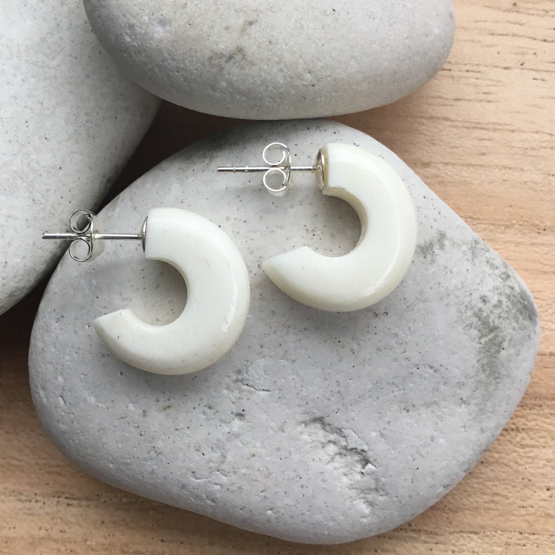 small white hoop earrings.