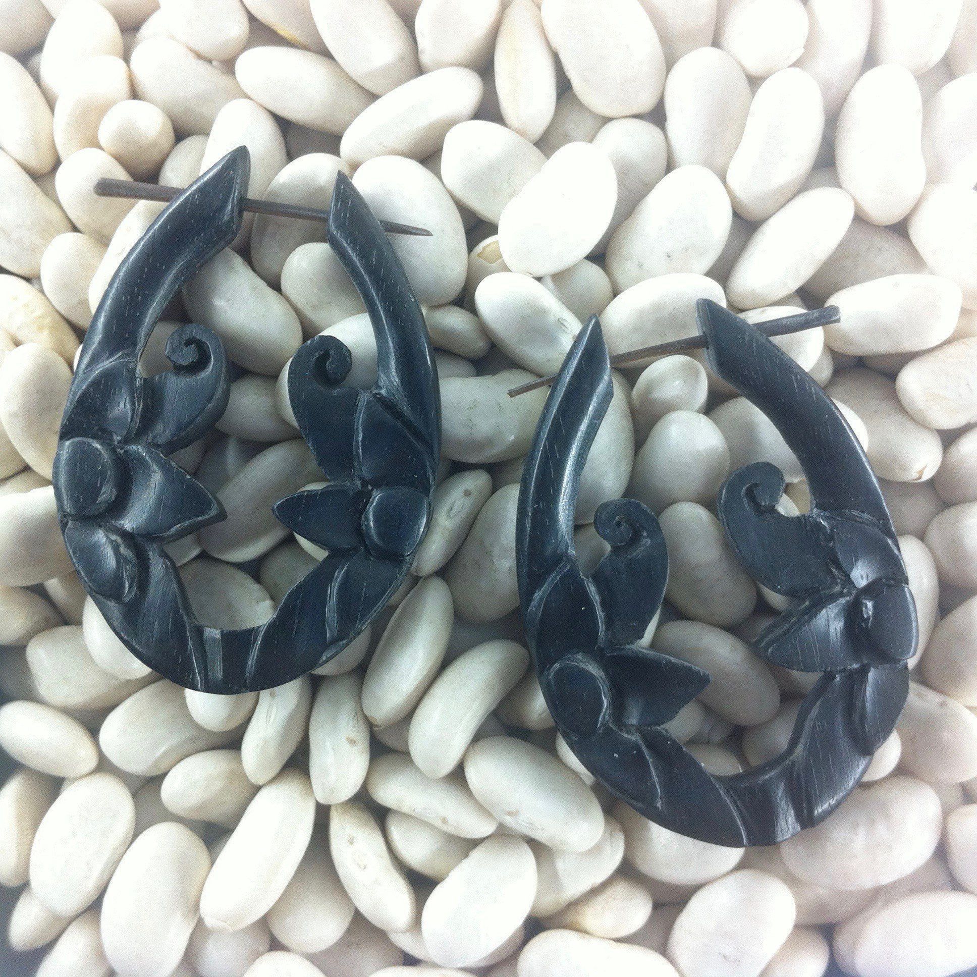 Natural Jewelry :|: Moon Flower, black. Wood Earrings.