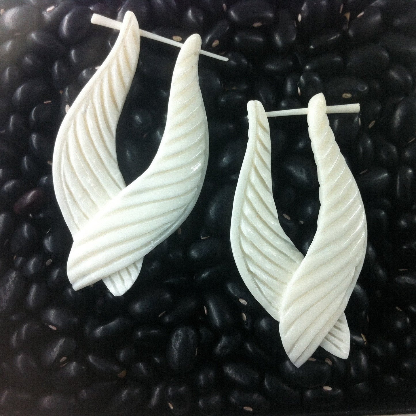 bone-earrings-Feathered Twist. White Earrings, bone.-er-215-b