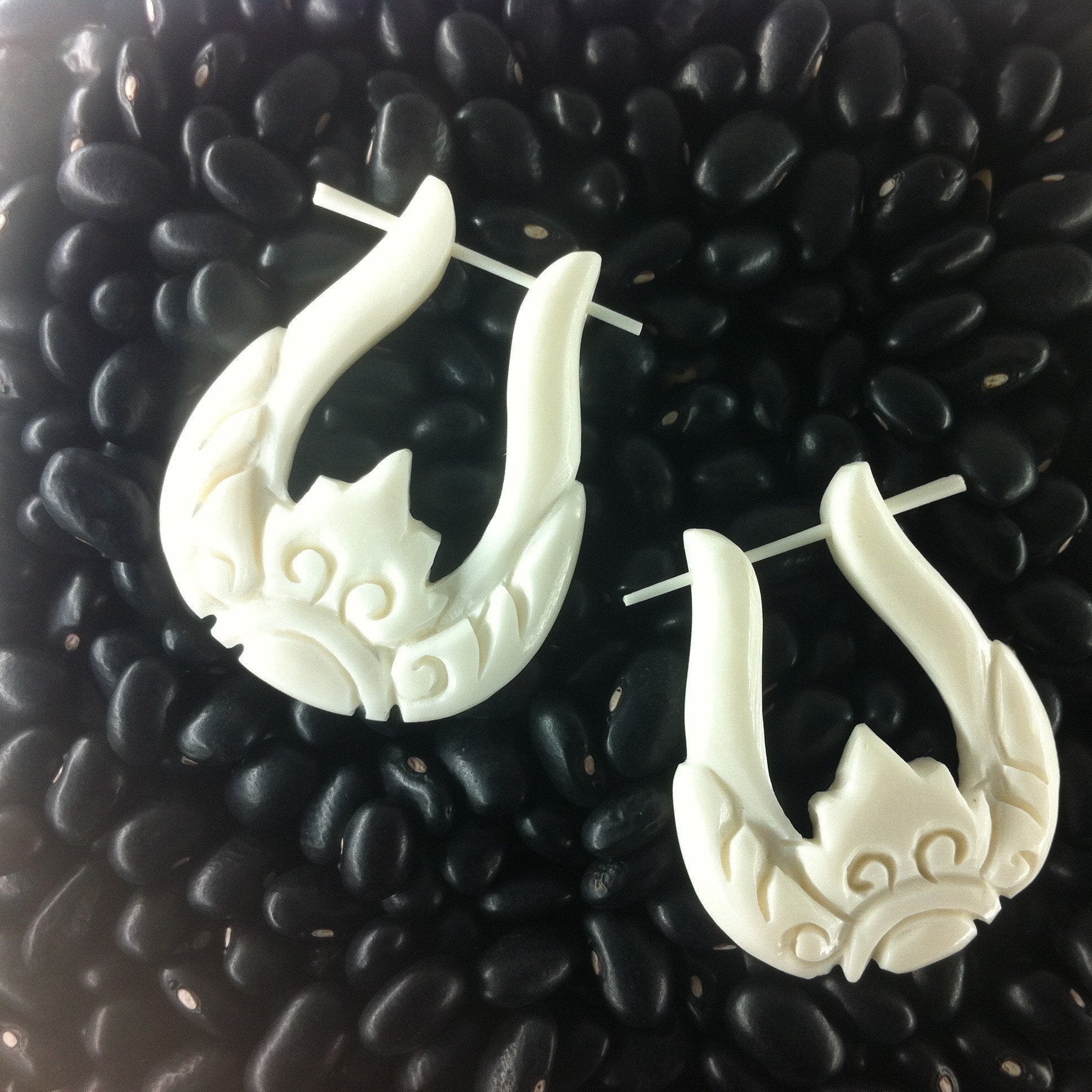 bone-earrings-Lotus Scepter. White Earrings, bone.-er-212-b
