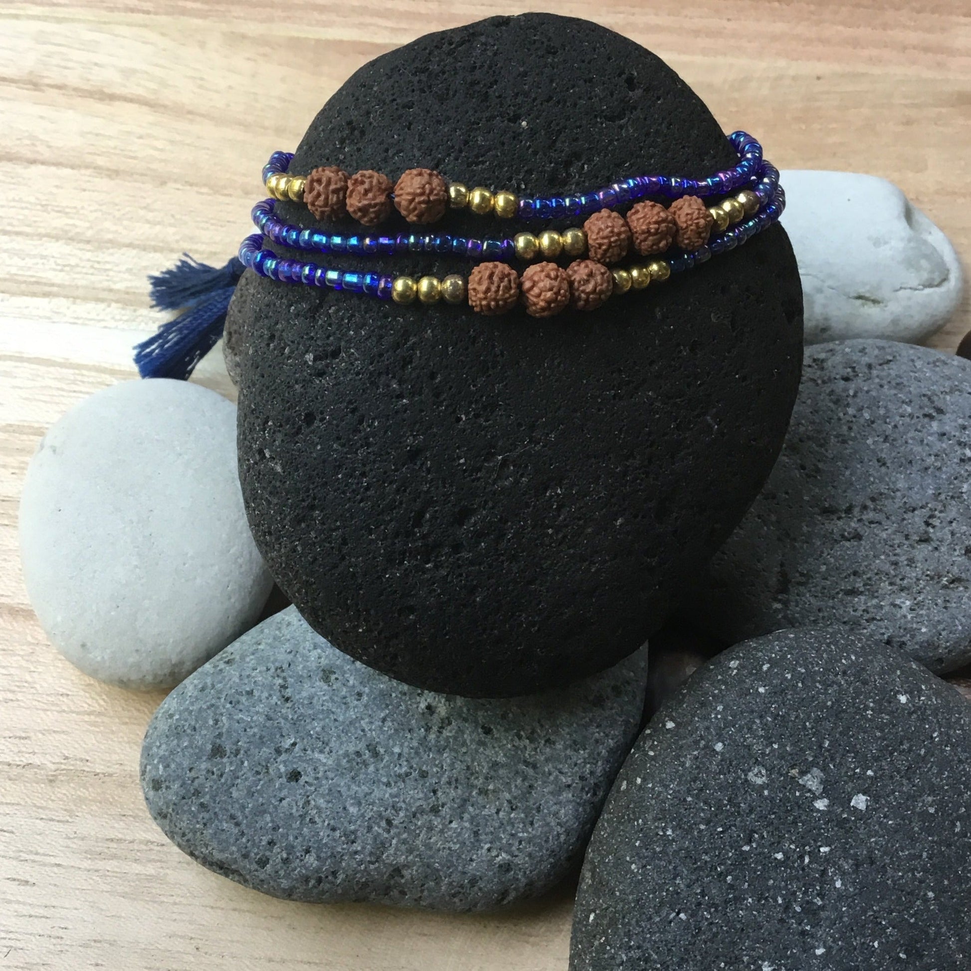 bead bracelet, stackable, blue.