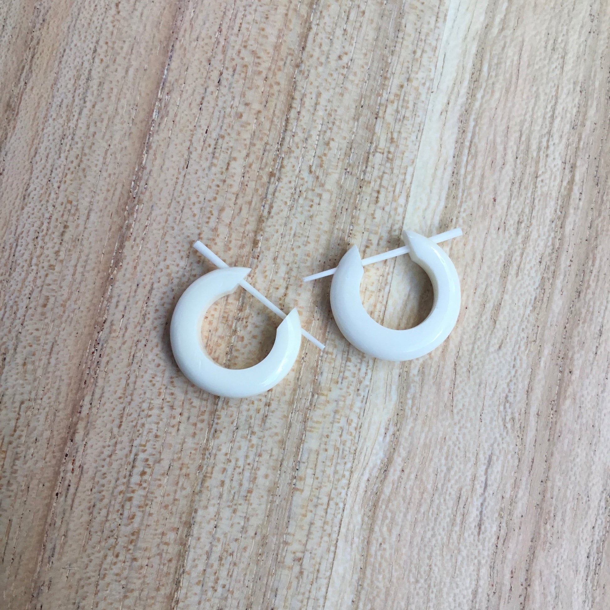 hoop earrings, small, white.