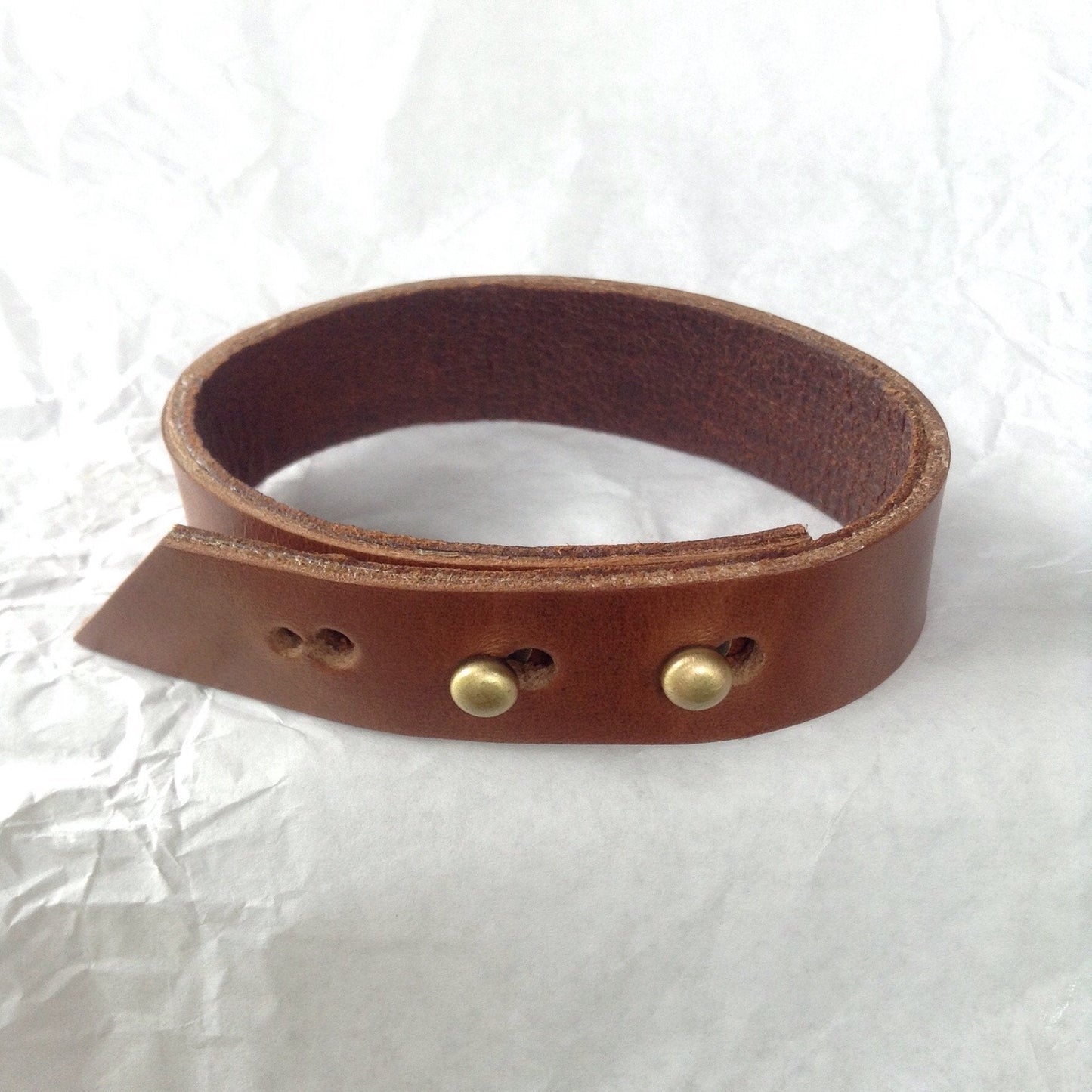 Oiled deerskin and caramel leather adjustable bracelet / anklet.