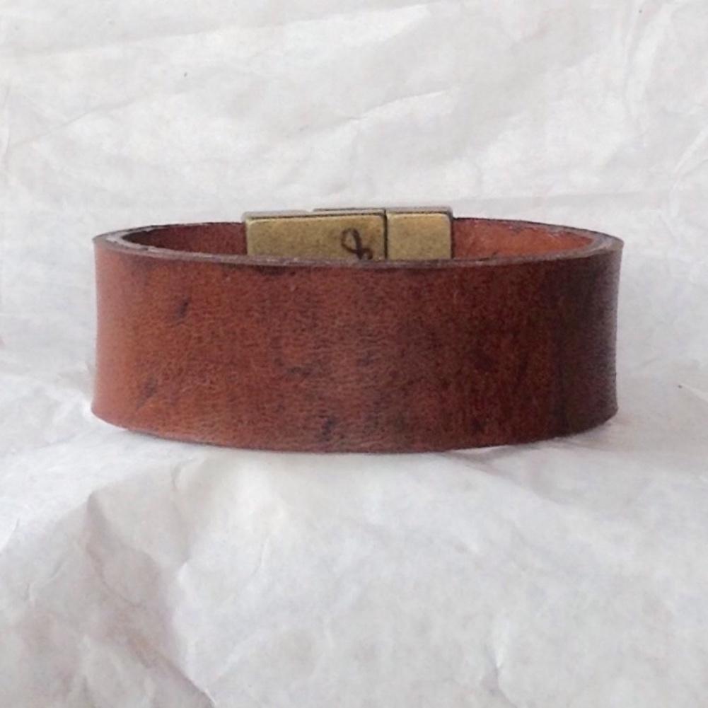 Oiled deerskin and caramel leather magnet clasp bracelet.