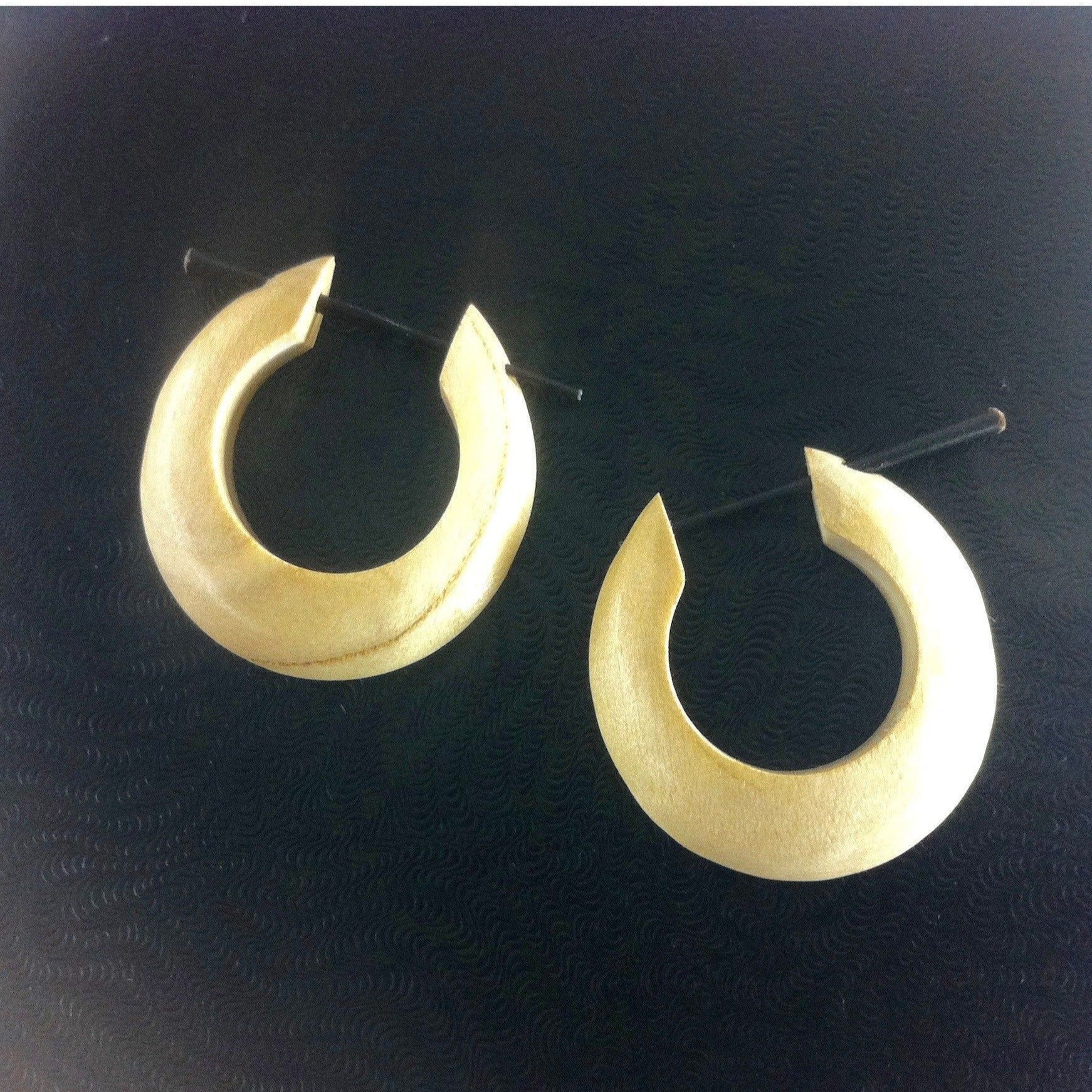 Wood Jewelry :|: Medium large basic hoop, cream. Wood Hoop Earrings. Wood Jewelry. | Wood Hoop Earrings